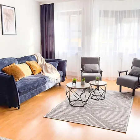 Moderne 3-zimmer-wohnung Im Zentrum- Tiefgarage Inklusive, Smart-tv, Shopping & Sightseeing Ums Eck Lägenhet