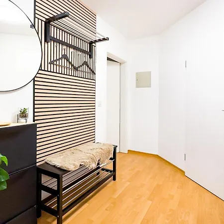 Moderne 3-zimmer-wohnung Im Zentrum- Tiefgarage Inklusive, Smart-tv, Shopping & Sightseeing Ums Eck Lägenhet Augsburg