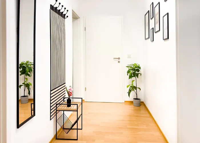 Moderne 3-zimmer-wohnung Im Zentrum- Tiefgarage Inklusive, Smart-tv, Shopping & Sightseeing Ums Eck