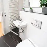 Appartamento Moderne 3-zimmer-wohnung Im Zentrum- Tiefgarage Inklusive, Smart-tv, Shopping & Sightseeing Ums Eck *