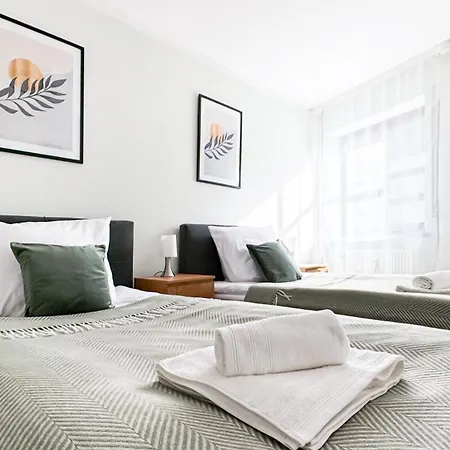 Apartment Moderne 3-zimmer-wohnung Im Zentrum- Tiefgarage Inklusive, Smart-tv, Shopping&sightseeing Ums Eck *