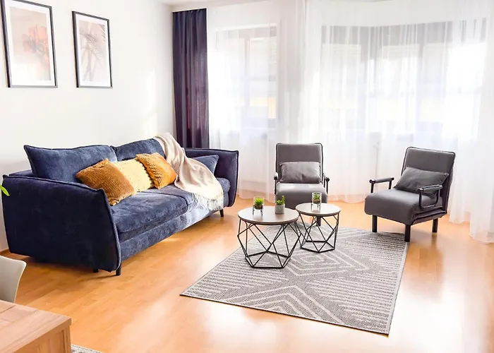 Moderne 3-zimmer-wohnung Im Zentrum- Tiefgarage Inklusive, Smart-tv, Shopping & Sightseeing Ums Eck Apartman