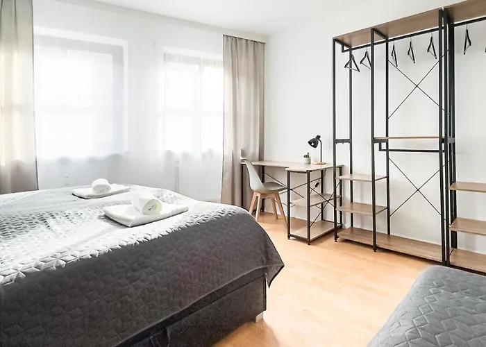 Moderne 3-zimmer-wohnung Im Zentrum- Tiefgarage Inklusive, Smart-tv, Shopping & Sightseeing Ums Eck *