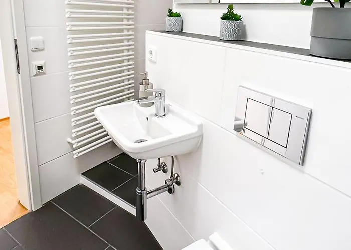 Διαμέρισμα Moderne 3-zimmer-wohnung Im Zentrum- Tiefgarage Inklusive, Smart-tv, Shopping & Sightseeing Ums Eck *