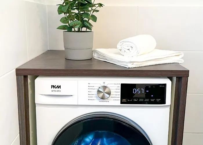 Moderne 3-zimmer-wohnung Im Zentrum- Tiefgarage Inklusive, Smart-tv, Shopping & Sightseeing Ums Eck *