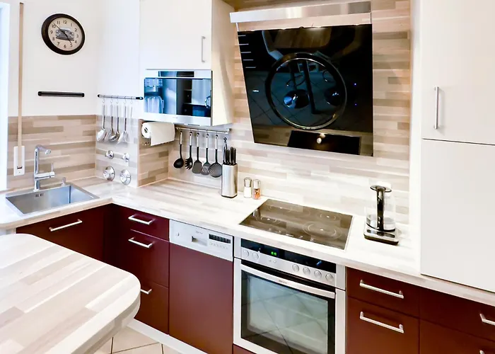 Διαμέρισμα Moderne 3-zimmer-wohnung Im Zentrum- Tiefgarage Inklusive, Smart-tv, Shopping & Sightseeing Ums Eck