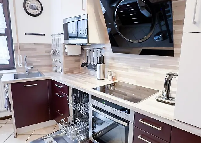 Moderne 3-zimmer-wohnung Im Zentrum- Tiefgarage Inklusive, Smart-tv, Shopping & Sightseeing Ums Eck Apartman Augsburg