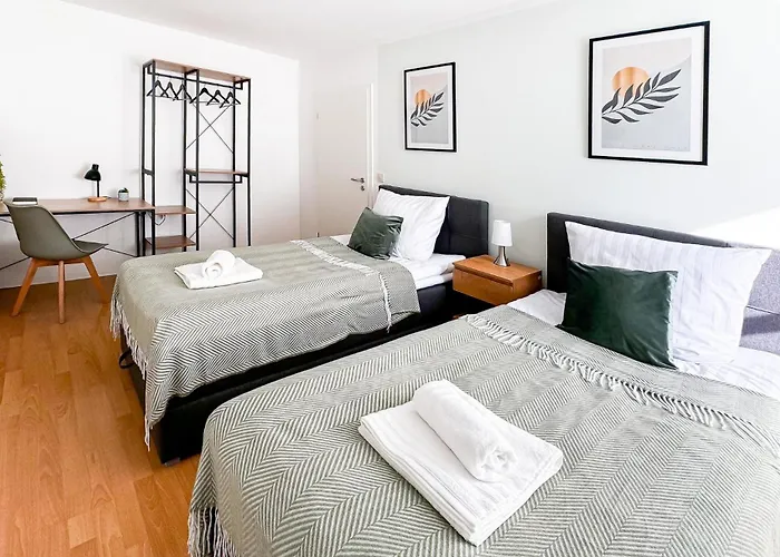 Moderne 3-zimmer-wohnung Im Zentrum- Tiefgarage Inklusive, Smart-tv, Shopping & Sightseeing Ums Eck *